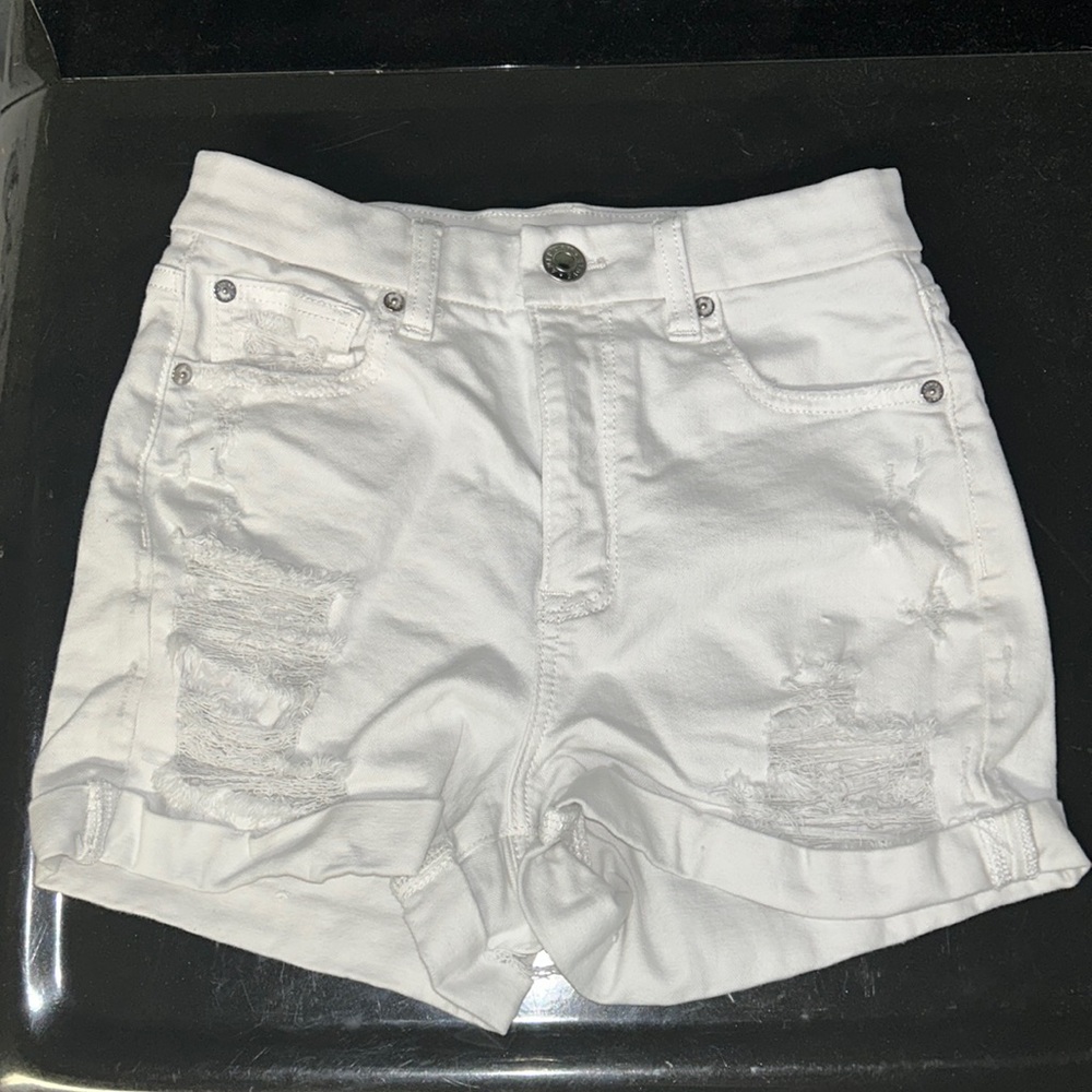Curvy 2 American Eagle Ripped High Rise White Jean Shorts
